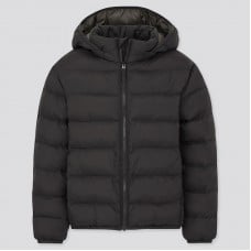 מעיל Uniqlo בצבע שחור לילדות עם כובע נשלף